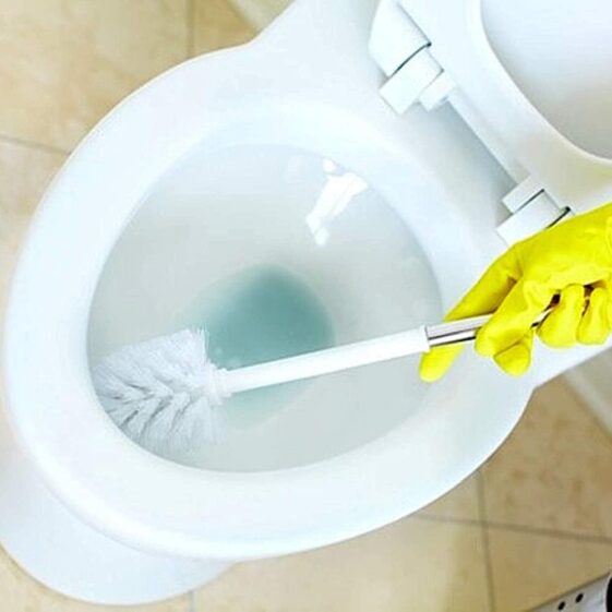 Zep Acidic Toilet Bowl Cleaner, 32 Oz - Image 3